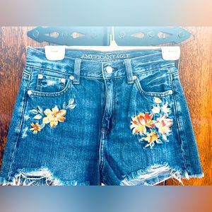 American Eagle Outfitters cut offs floral embroidery size 0 Mom Shorts